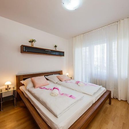 Apartman Lucija Каштела Экстерьер фото