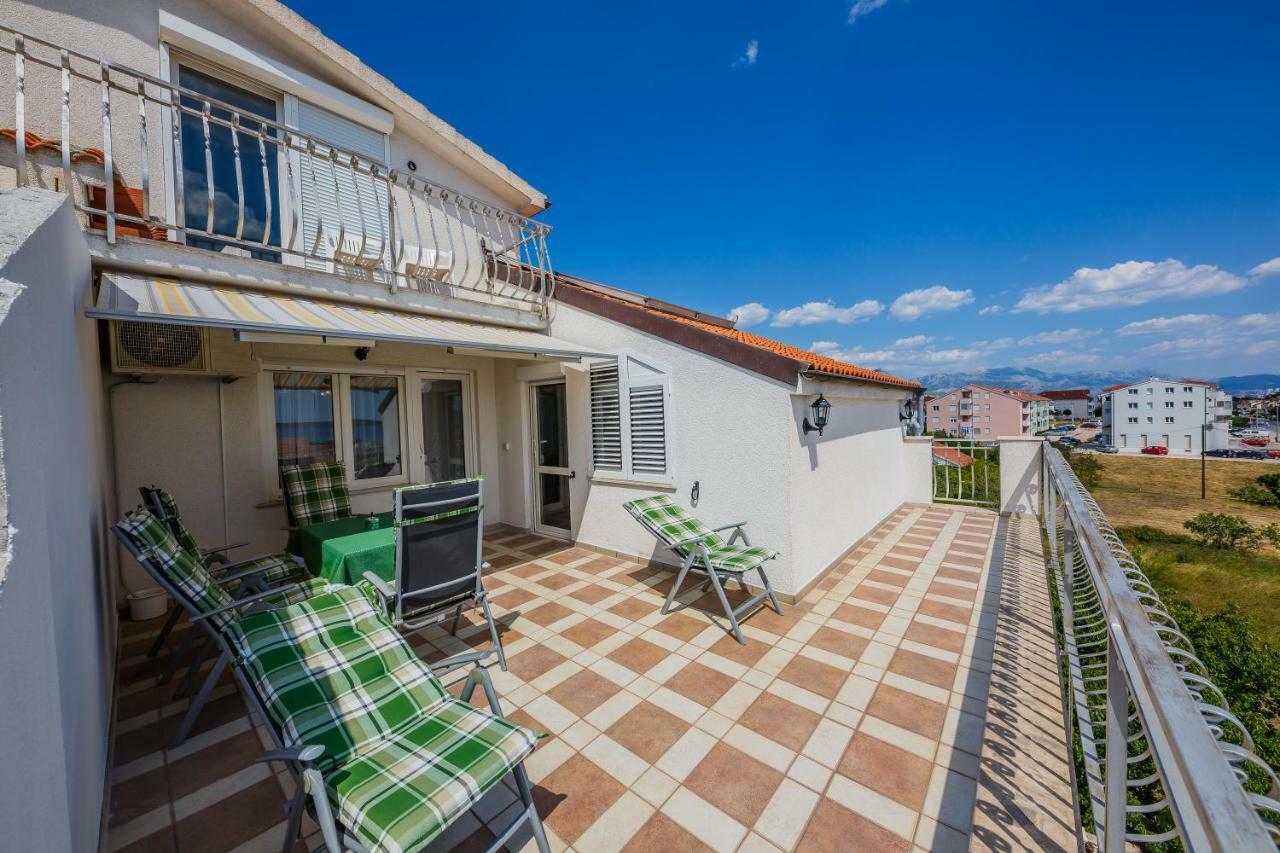 Apartman Lucija Каштела Экстерьер фото