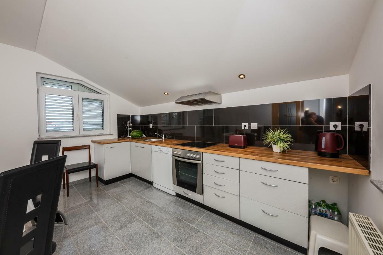 Apartman Lucija Каштела Экстерьер фото