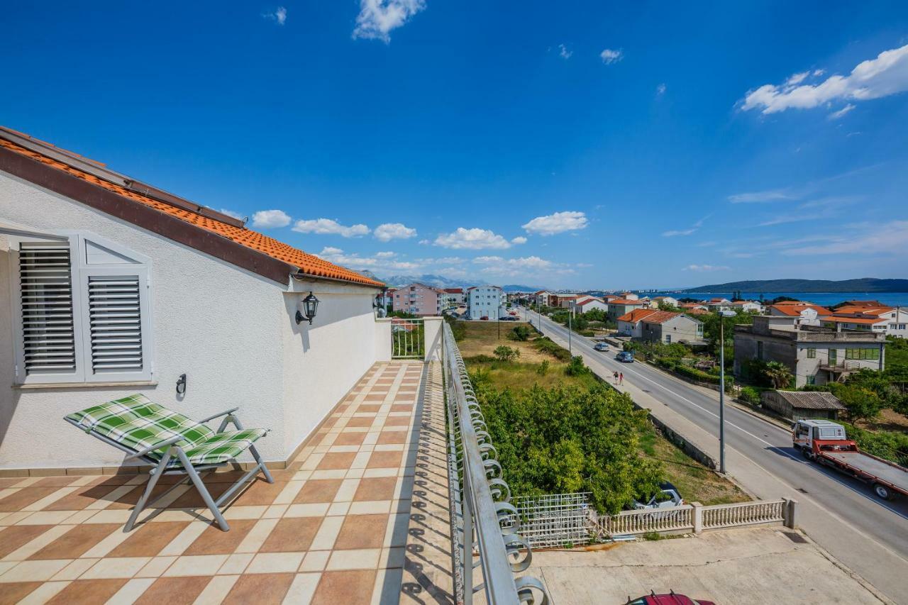 Apartman Lucija Каштела Экстерьер фото