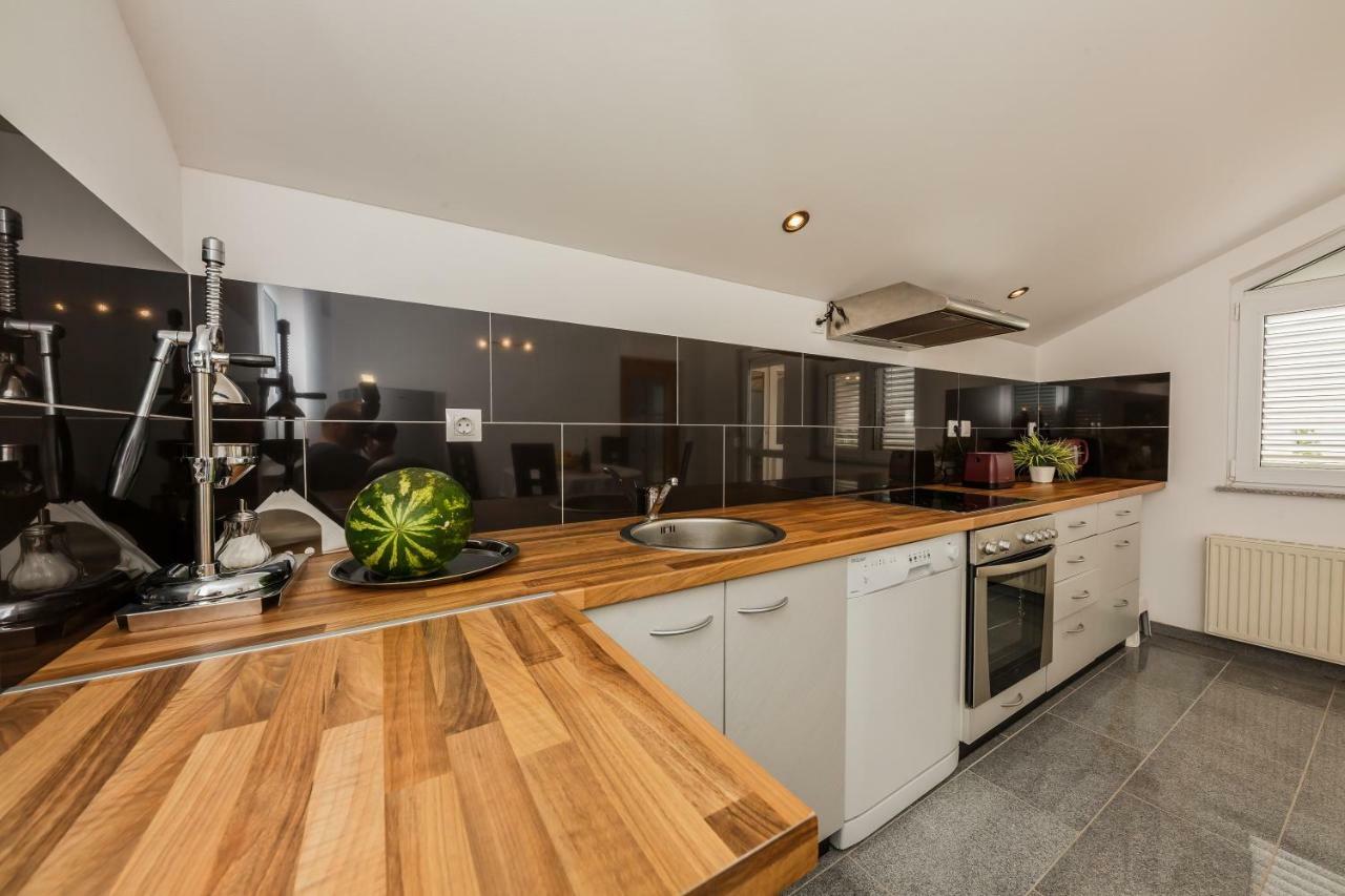 Apartman Lucija Каштела Экстерьер фото
