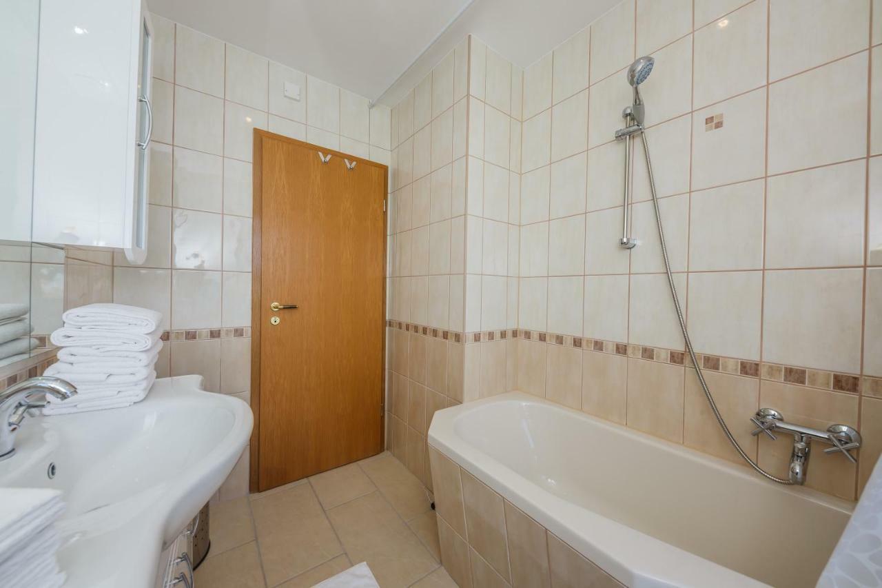 Apartman Lucija Каштела Экстерьер фото