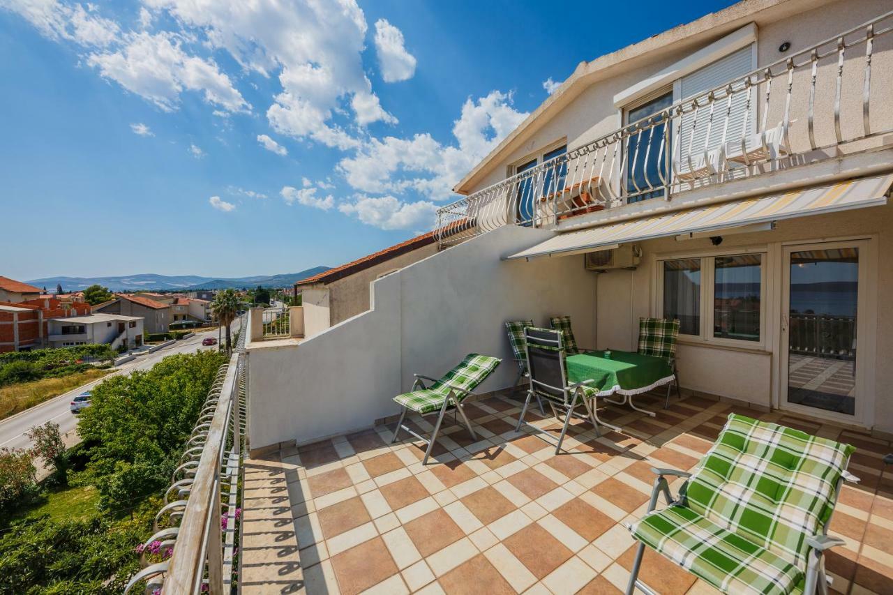 Apartman Lucija Каштела Экстерьер фото